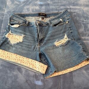 Judy Blue Shorts With Flower Accents